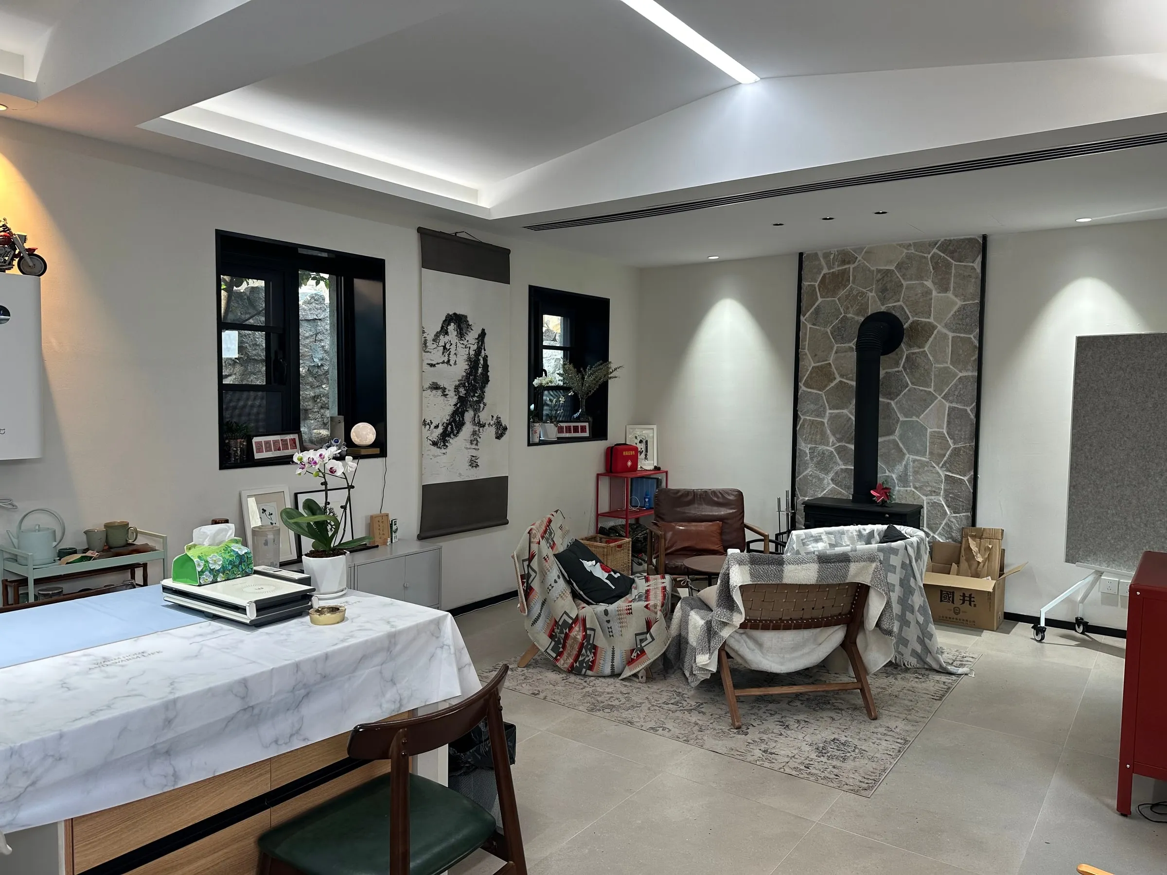 A finished courtyard house with heating built into the walls